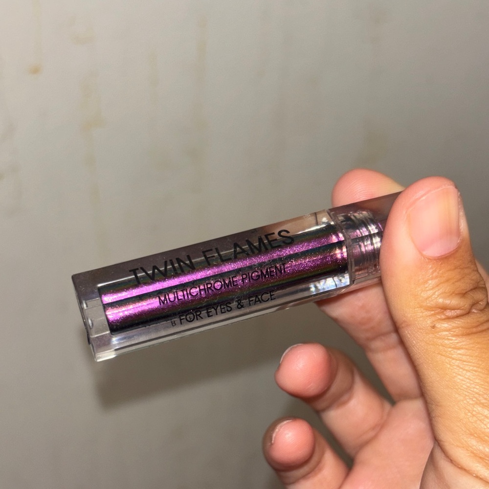 Danessa Myricks Beauty Twin Flames MultiChrome Pigment - Purple & Pink Shift